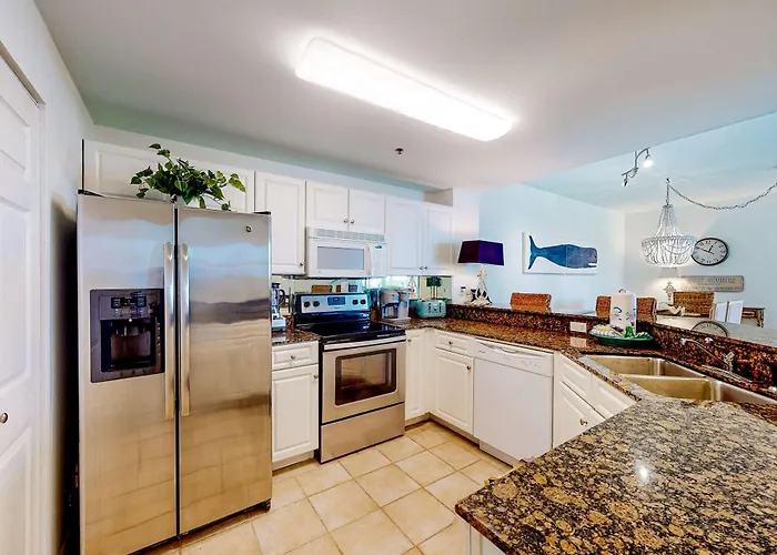 Peaceful Water View With Sauna Pool Tennis Court W&d Hot Tub & Patio Holiday home Gulf Shores