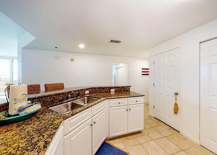 Peaceful Water View With Sauna Pool Tennis Court W&d Hot Tub & Patio *